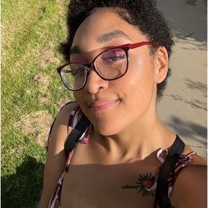 Meet your Posher, Angie